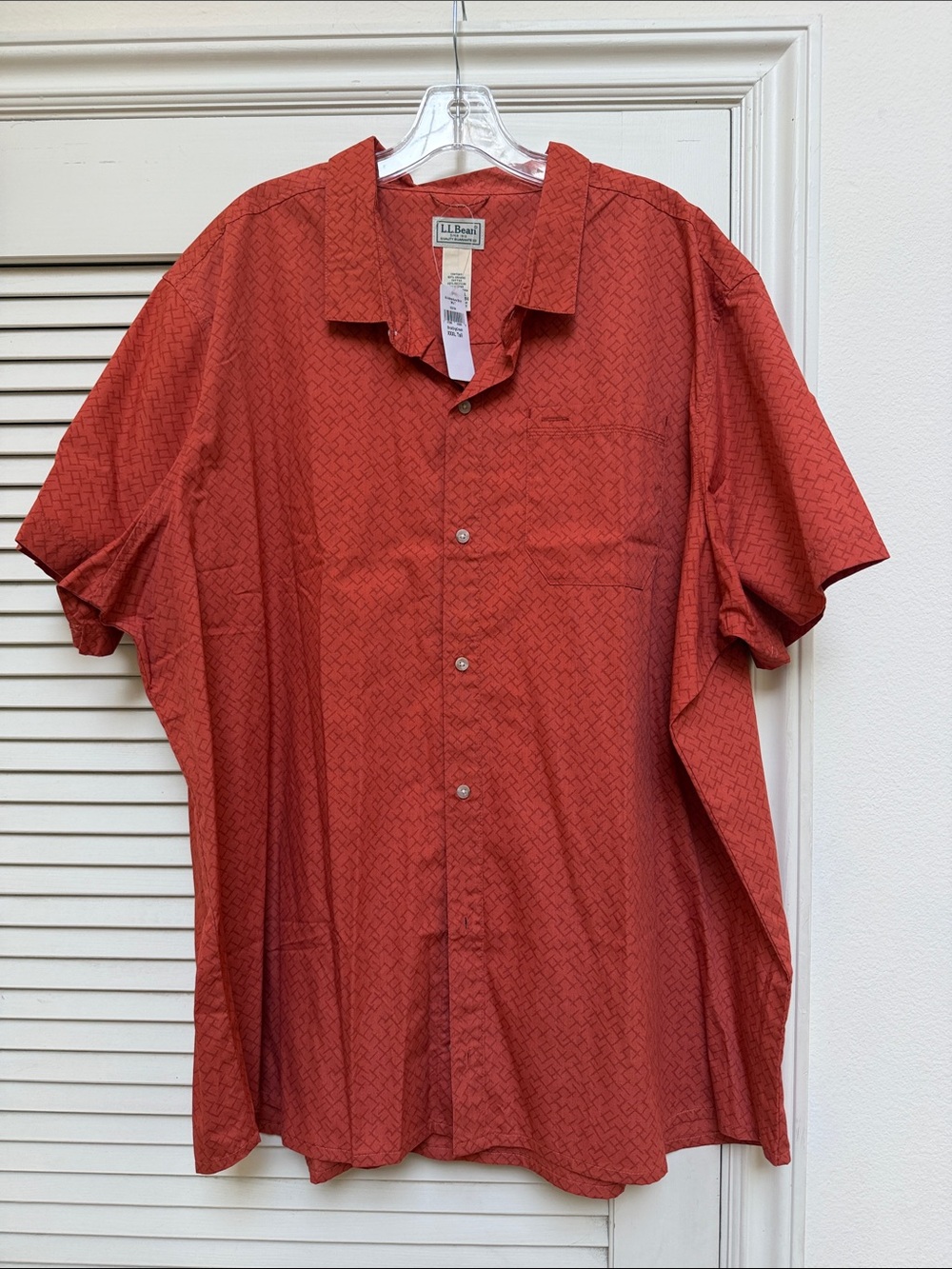 L.L. Bean Men's Short-Sleeve Button-Down Shirt in Brick Red
